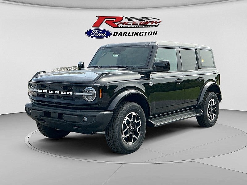 2026 Ford Bronco Outer Banks in Black — front three-quarter view